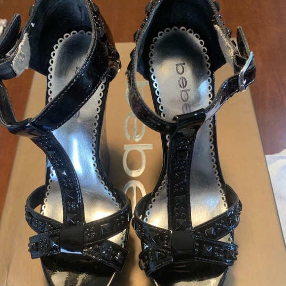 Bebe size 5 wedge - Picture 2 of 6